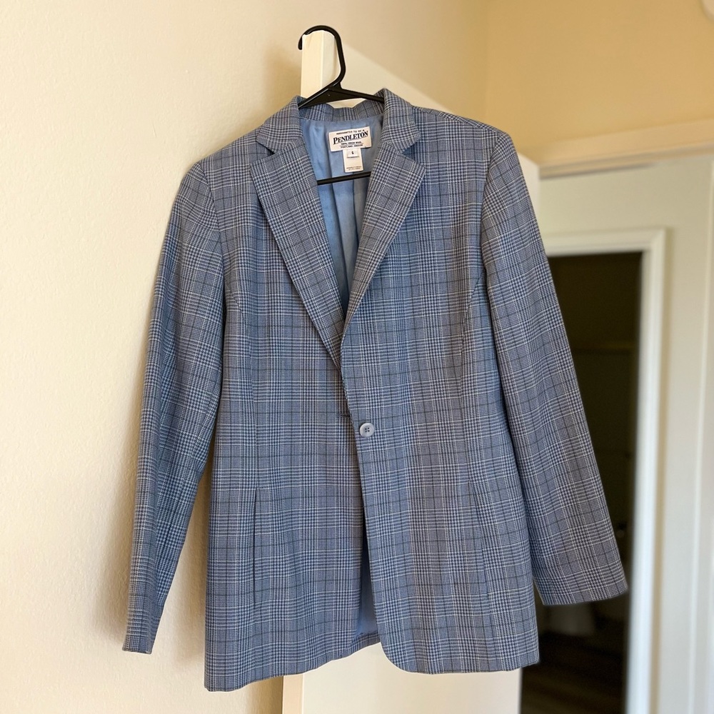 Pendleton blazer. Bluish color. Size 6